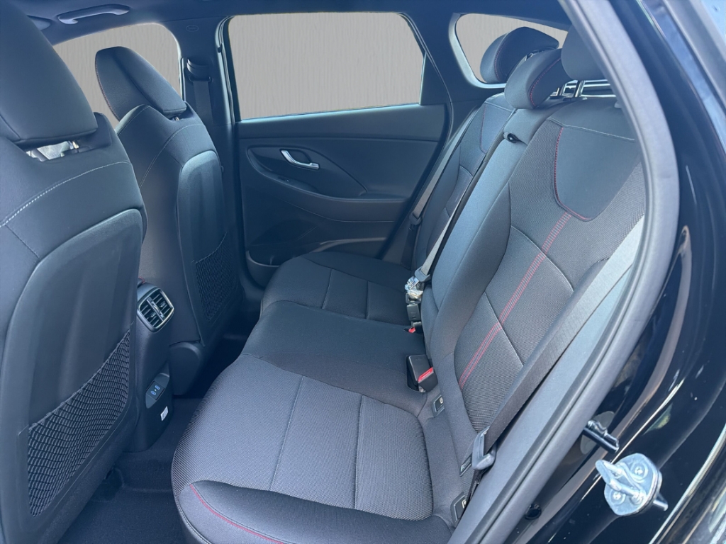 Fahrzeugabbildung Hyundai i30 FL Kombi MY26 1.6 T-GDi DCT N-Line Panorama Navi Digitales Cockpit LED Apple