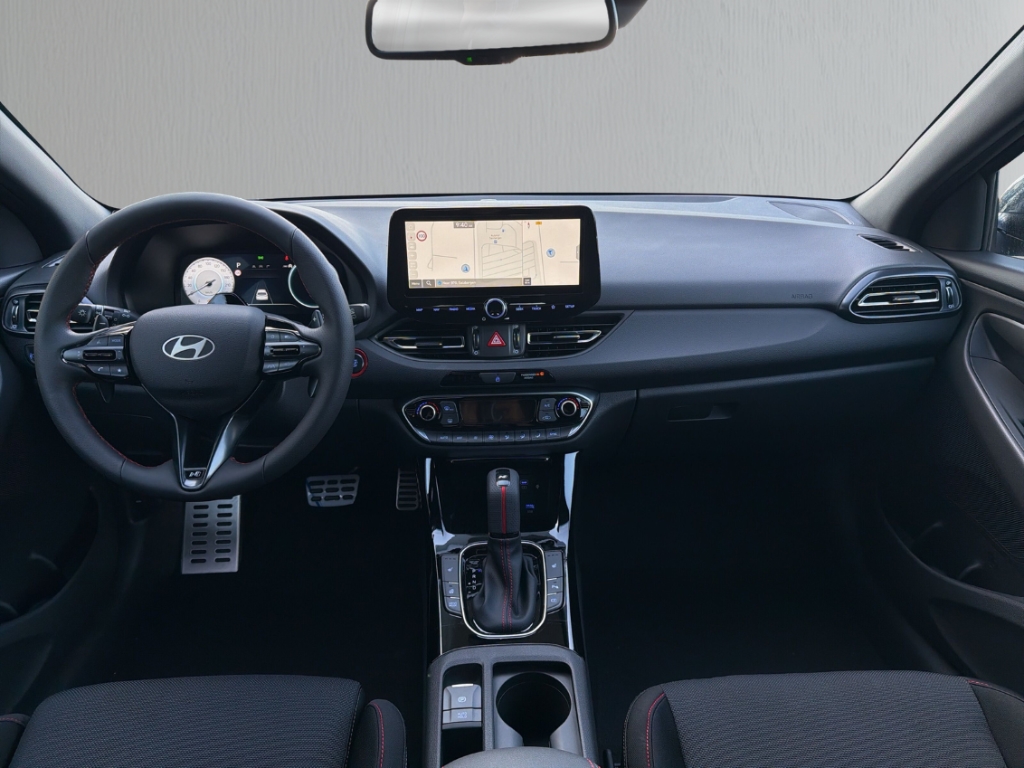 Fahrzeugabbildung Hyundai i30 FL Kombi MY26 1.6 T-GDi DCT N-Line Panorama Navi Digitales Cockpit LED Apple