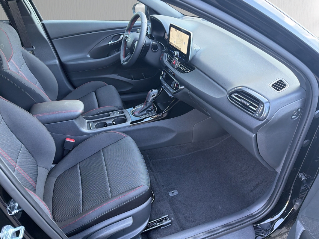Fahrzeugabbildung Hyundai i30 FL Kombi MY26 1.6 T-GDi DCT N-Line Panorama Navi Digitales Cockpit LED Apple