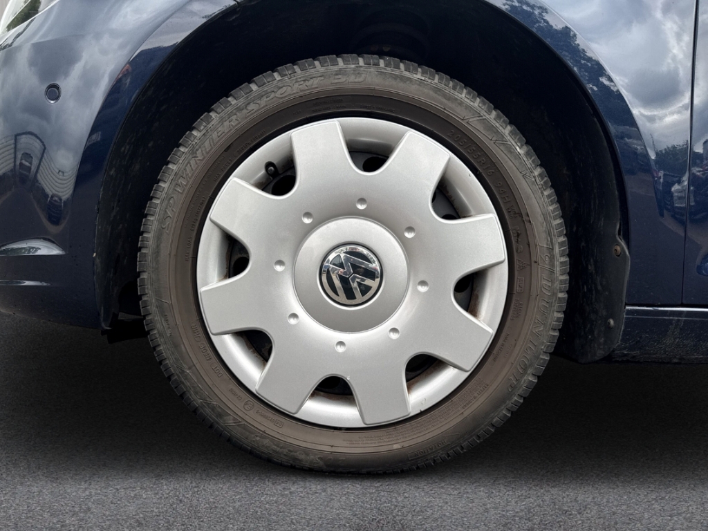 Fahrzeugabbildung Volkswagen Touran PDC SHZ Temp Klima Lichtsensor Servo Radio