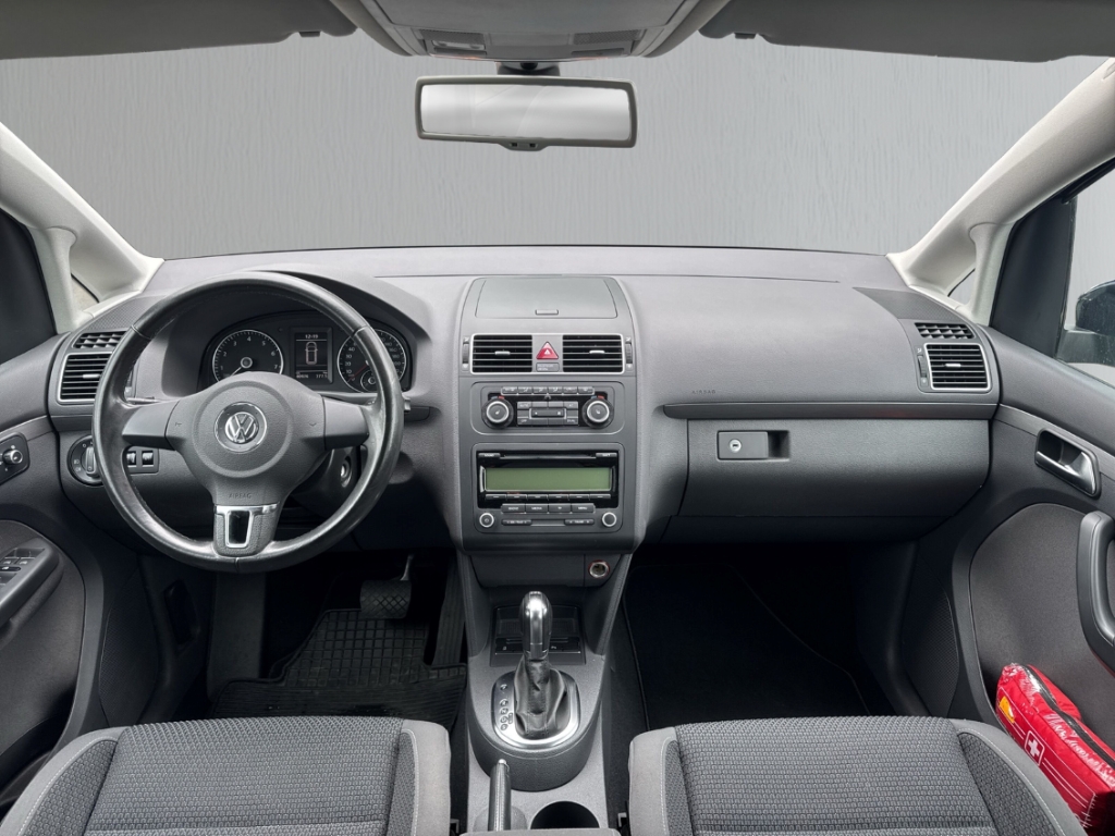 Fahrzeugabbildung Volkswagen Touran PDC SHZ Temp Klima Lichtsensor Servo Radio