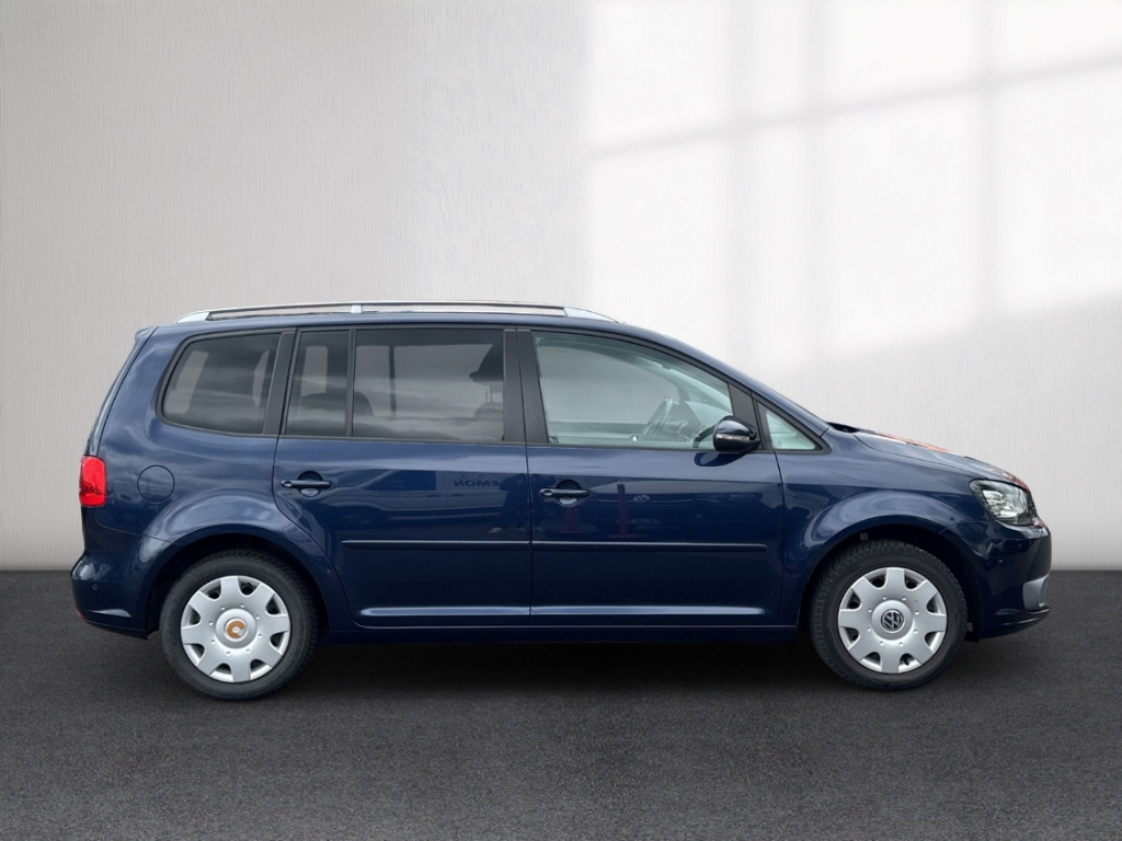Fahrzeugabbildung Volkswagen Touran PDC SHZ Temp Klima Lichtsensor Servo Radio
