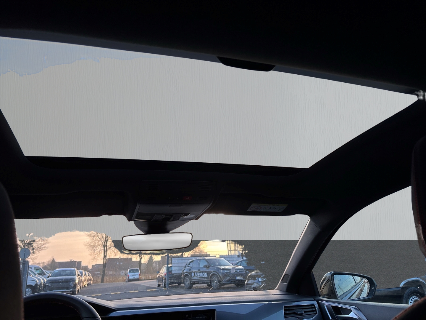 Fahrzeugabbildung Volkswagen Polo GTI 2.0 TSI IQ.LIGHT Pano RearView ACC SHZ