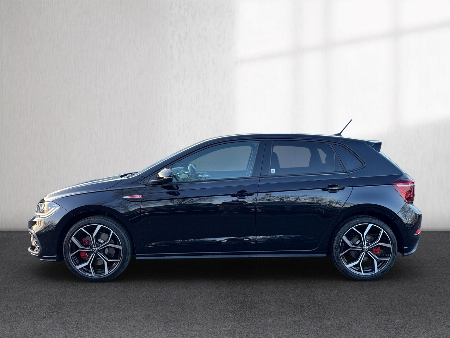 Fahrzeugabbildung Volkswagen Polo GTI 2.0 TSI IQ.LIGHT Pano RearView ACC SHZ