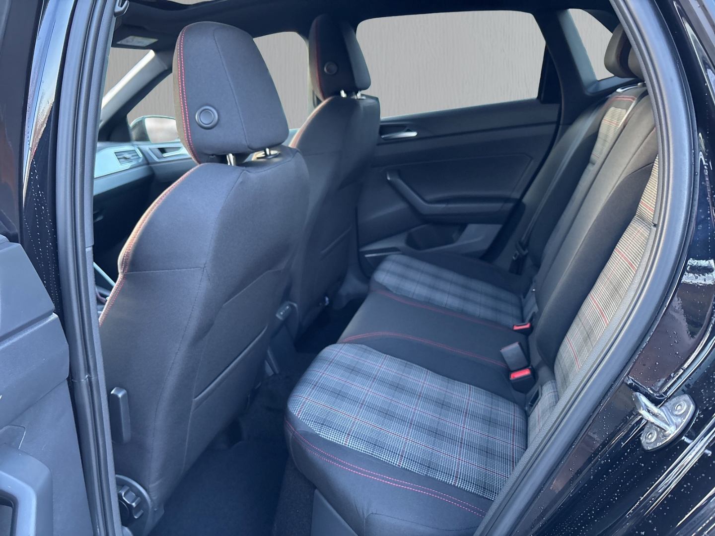 Fahrzeugabbildung Volkswagen Polo GTI 2.0 TSI IQ.LIGHT Pano RearView ACC SHZ