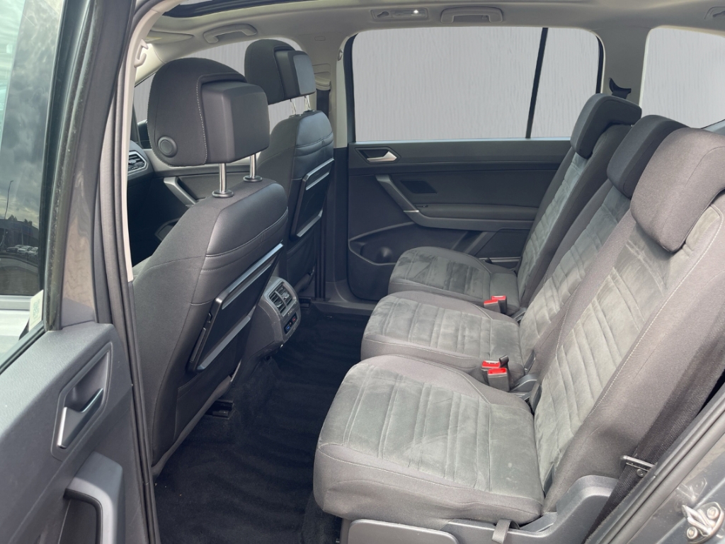 Fahrzeugabbildung Volkswagen Touran Comfortline 1.6 TDI Navi GJR ACC