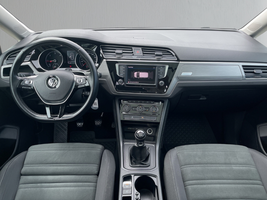 Fahrzeugabbildung Volkswagen Touran Comfortline 1.6 TDI Navi GJR ACC