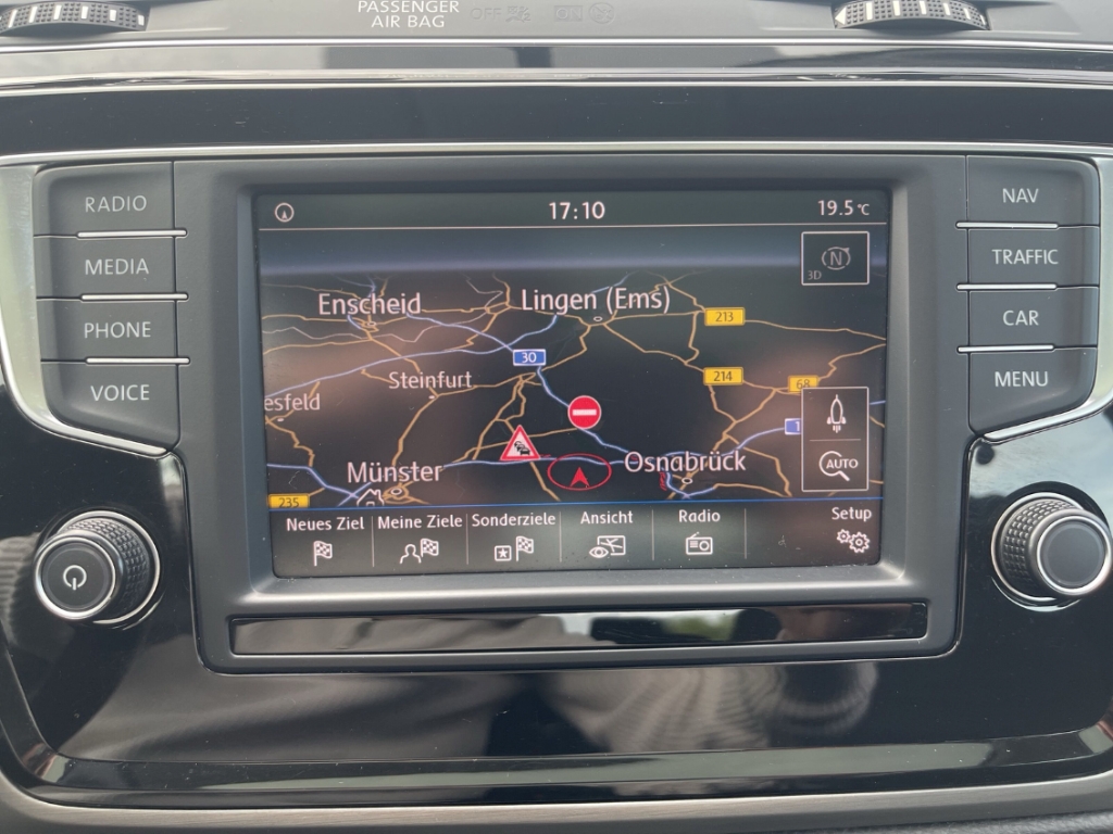 Fahrzeugabbildung Volkswagen Touran Comfortline 1.6 TDI Navi GJR ACC