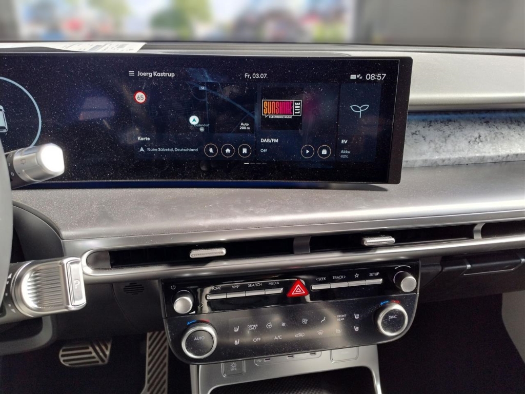 Fahrzeugabbildung Hyundai IONIQ 9 110 kWh 4WD 6-Sitze UNIQ Relax-P Pano-Schiebedach MY26 HUD Niveau