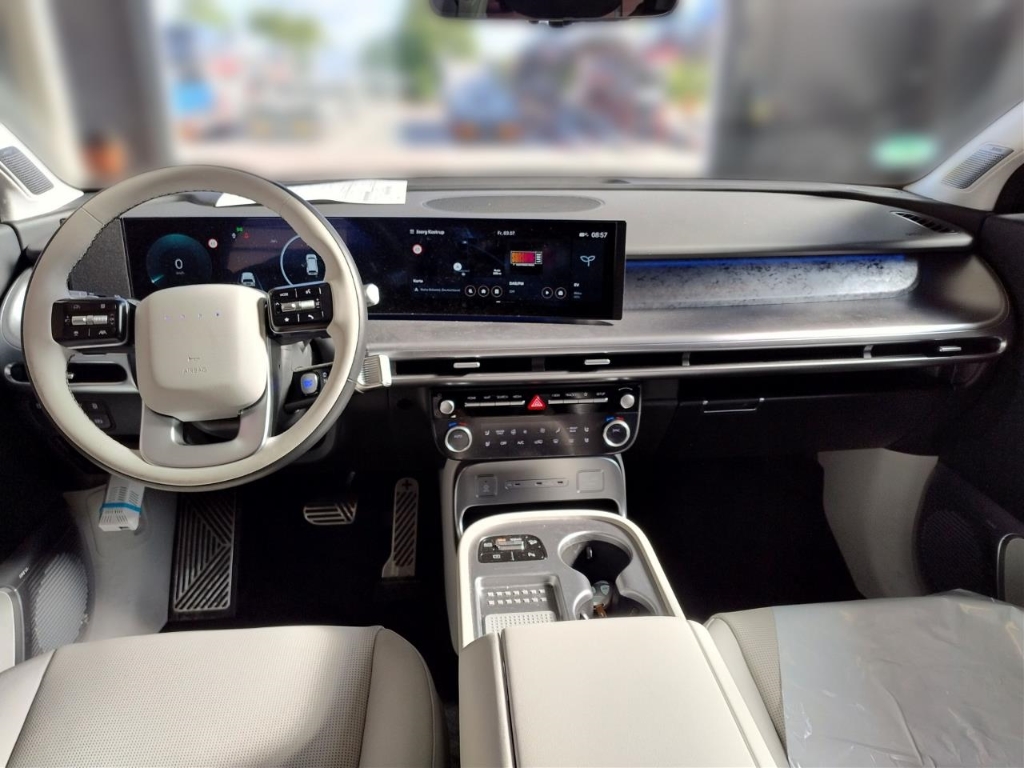 Fahrzeugabbildung Hyundai IONIQ 9 110 kWh 4WD 6-Sitze UNIQ Relax-P Pano-Schiebedach MY26 HUD Niveau
