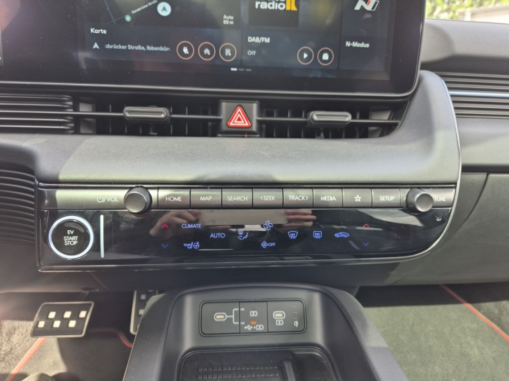 Fahrzeugabbildung Hyundai IONIQ 5 4WD 84kWh N-Performance Panorama HUD Navi Digitales Cockpit Sportpaket