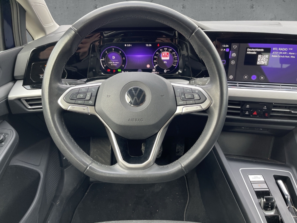 Fahrzeugabbildung Volkswagen Golf Variant TDI DSG Life AHK Navi ACC SHZ LHZ