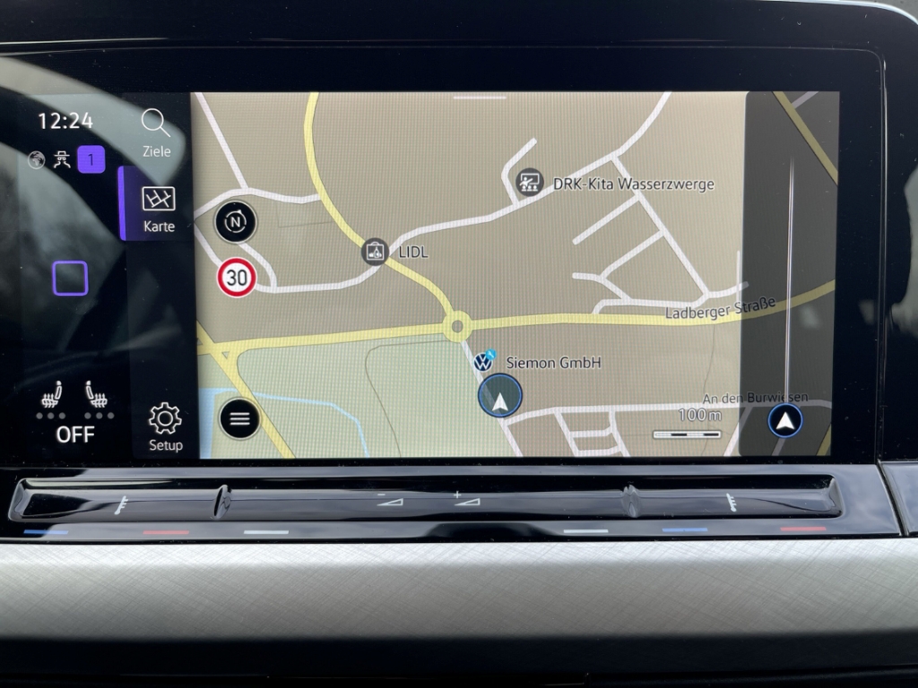 Fahrzeugabbildung Volkswagen Golf Variant TDI DSG Life AHK Navi ACC SHZ LHZ