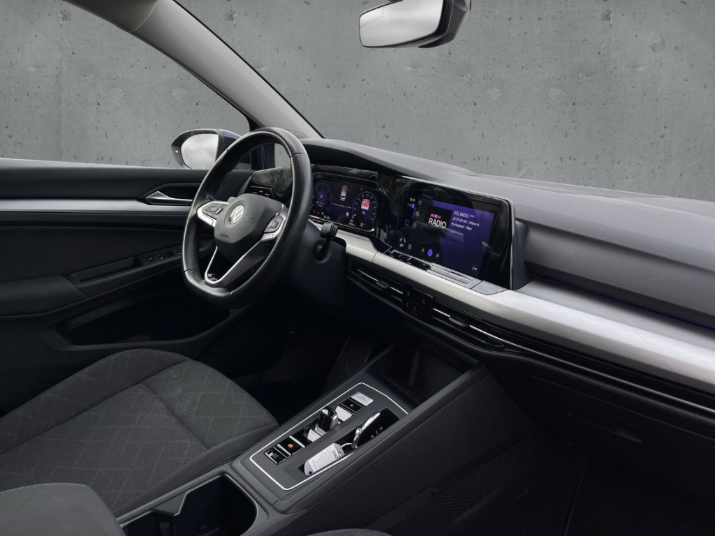 Fahrzeugabbildung Volkswagen Golf Variant TDI DSG Life AHK Navi ACC SHZ LHZ