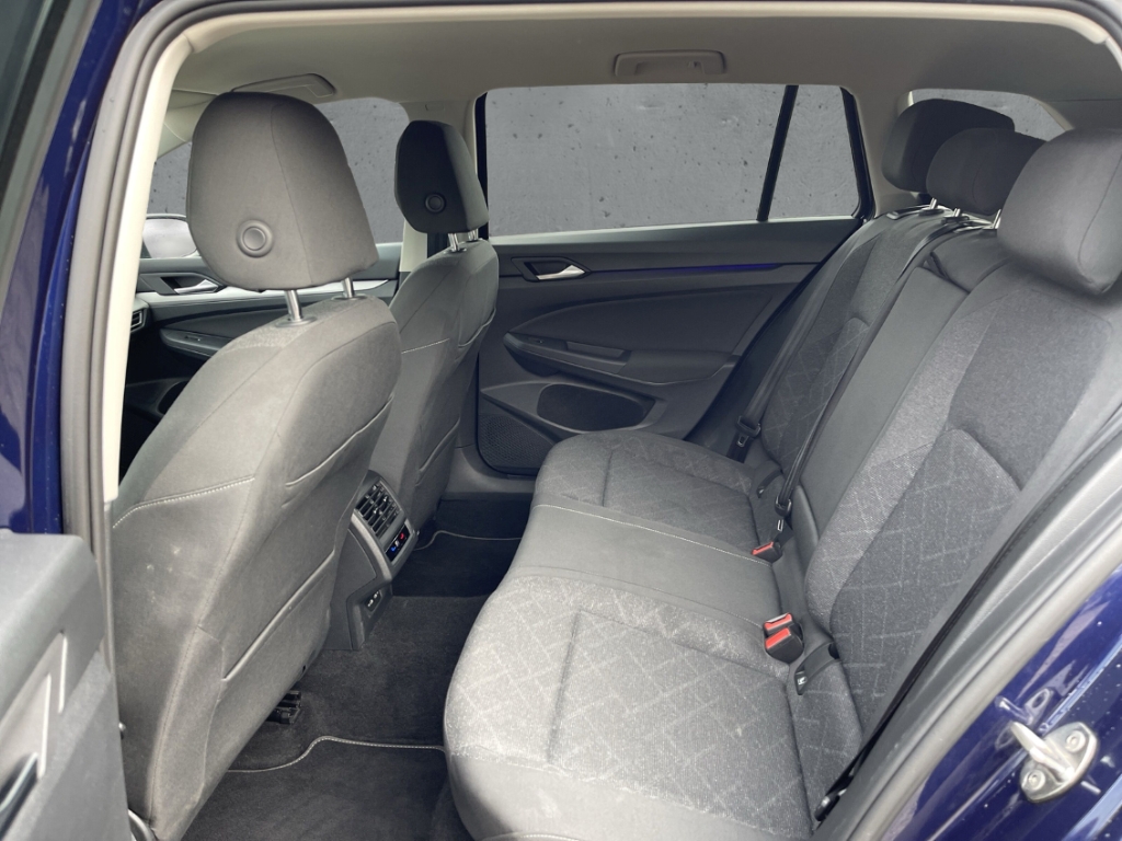 Fahrzeugabbildung Volkswagen Golf Variant TDI DSG Life AHK Navi ACC SHZ LHZ