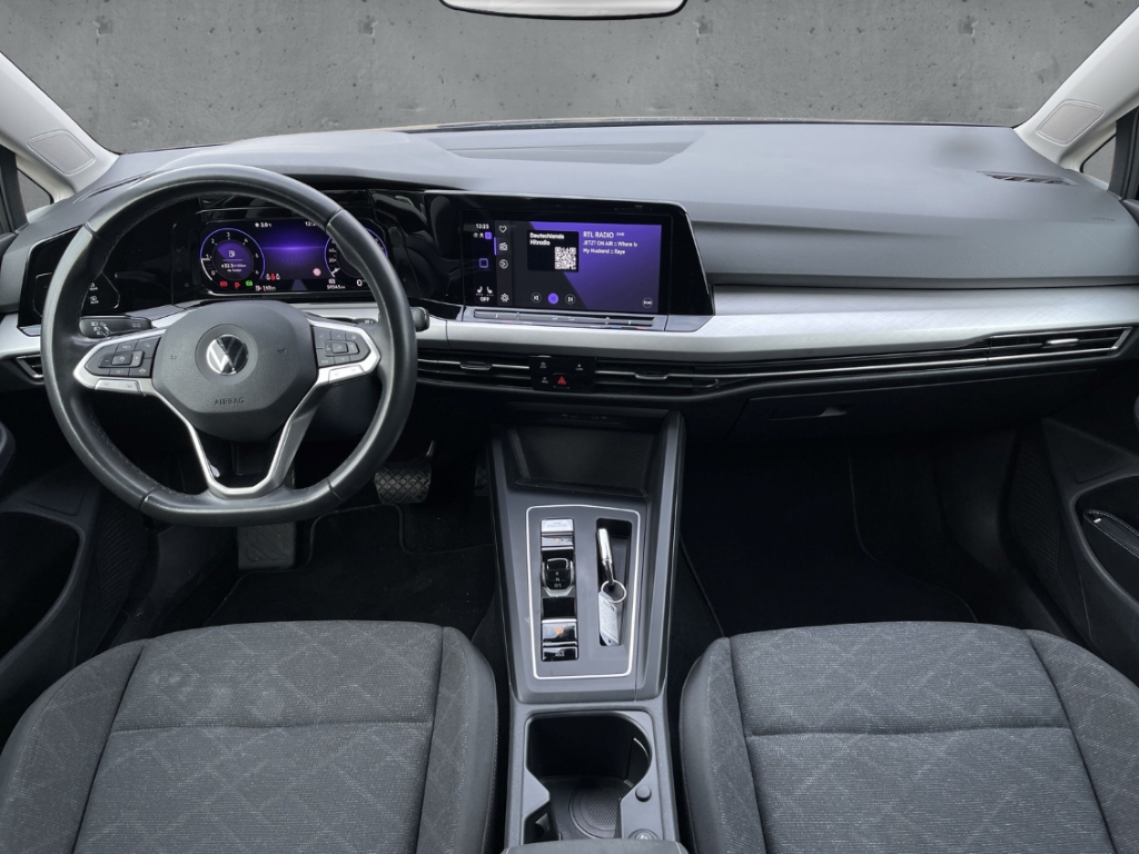 Fahrzeugabbildung Volkswagen Golf Variant TDI DSG Life AHK Navi ACC SHZ LHZ