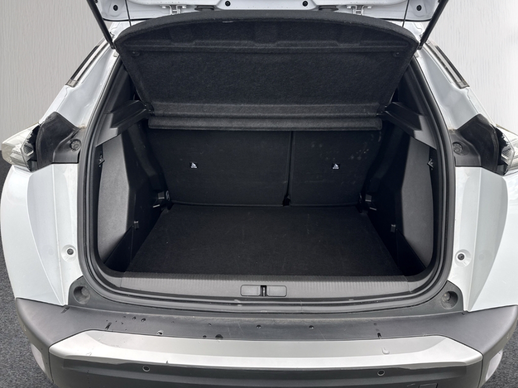 Fahrzeugabbildung Peugeot 2008 1.2 PureTech Allure LED Klimaauto PDC LM17