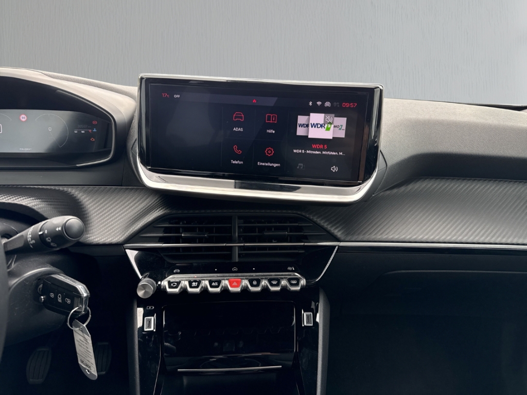 Fahrzeugabbildung Peugeot 2008 1.2 PureTech Allure LED Klimaauto PDC LM17