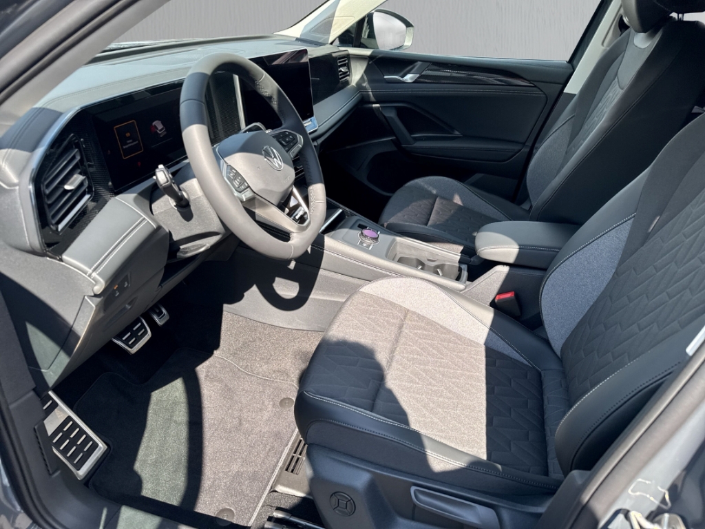 Fahrzeugabbildung Volkswagen Tiguan 1.5 eTSI DSG ENERGY LED AHK NAVI LM18 GJR