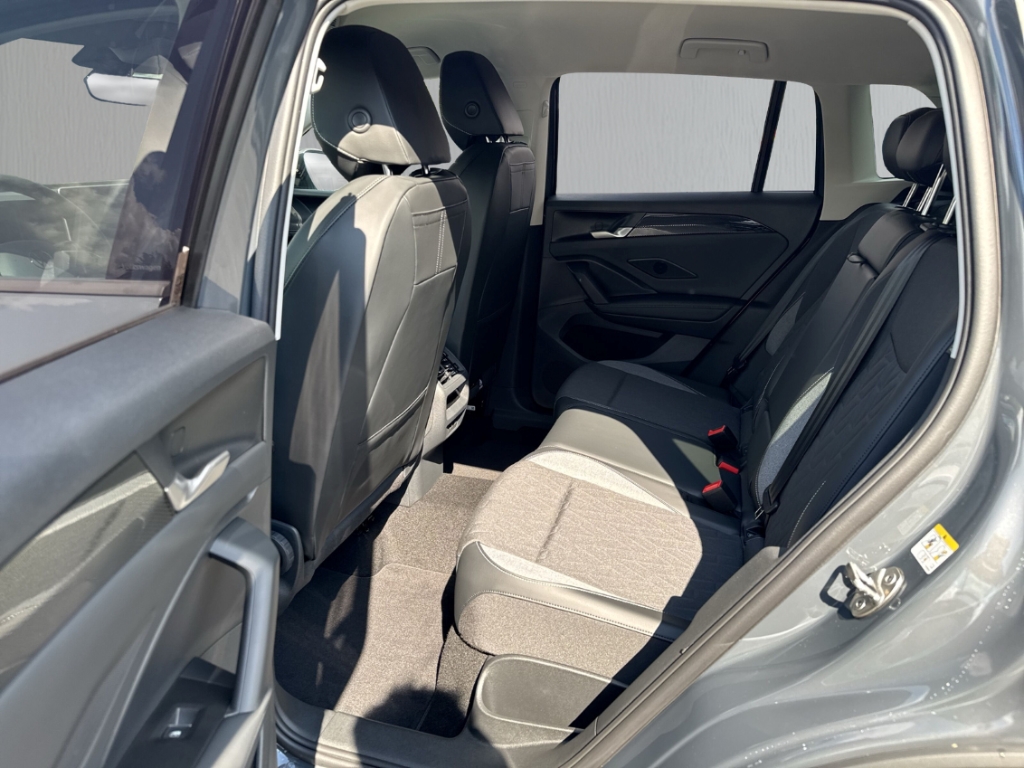 Fahrzeugabbildung Volkswagen Tiguan 1.5 eTSI DSG ENERGY LED AHK NAVI LM18 GJR