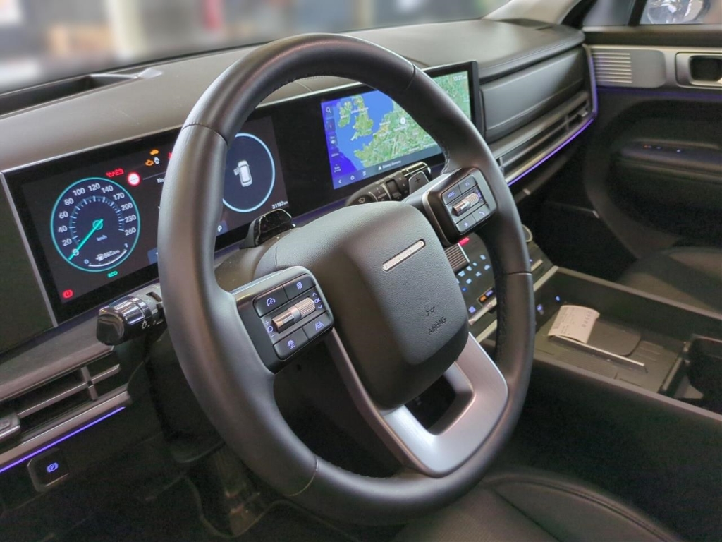 Fahrzeugabbildung Hyundai SANTA FE HEV MY25 1.6 AT 4WD Signature Komf Tech WKR 5-Sitz Navi Leder Digitales Cockpit