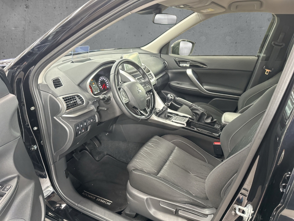 Fahrzeugabbildung Mitsubishi Eclipse Cross Basis 2WD 1.5 T-MIVEC Start-Stop-Automatik