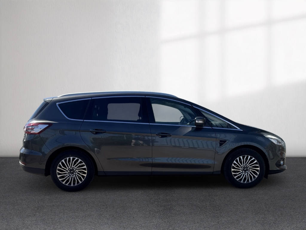 Fahrzeugabbildung Ford S-Max 2.0 EcoBlue AT Titanium 7Sitze AHK Navi RKam CarPlay