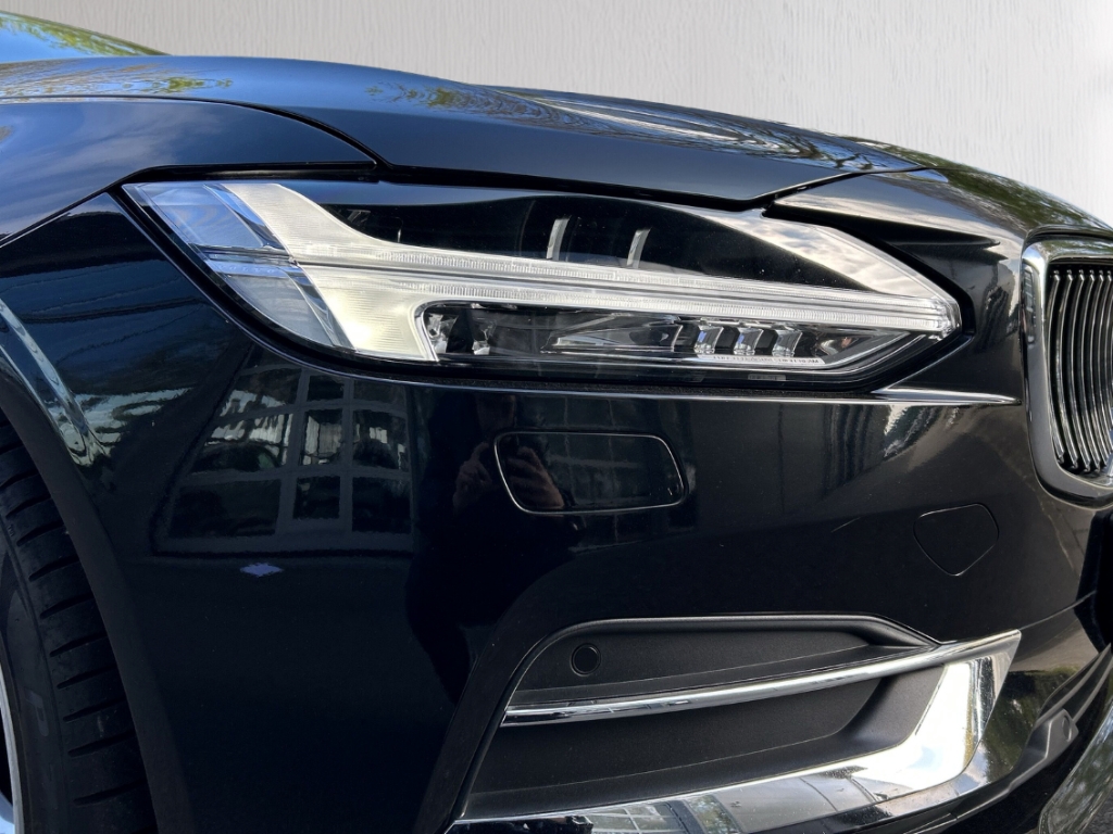 Fahrzeugabbildung Volvo V90 T5 Inscription HUD StandHZG Navi Leder Memory Soundsystem