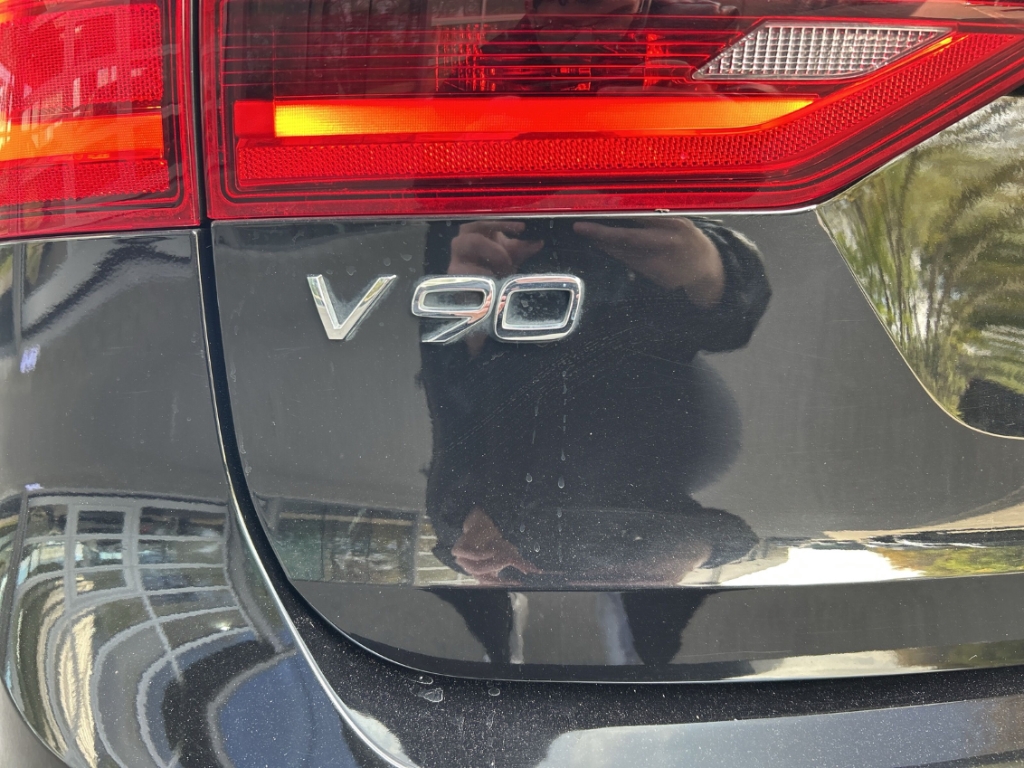 Fahrzeugabbildung Volvo V90 T5 Inscription HUD StandHZG Navi Leder Memory Soundsystem