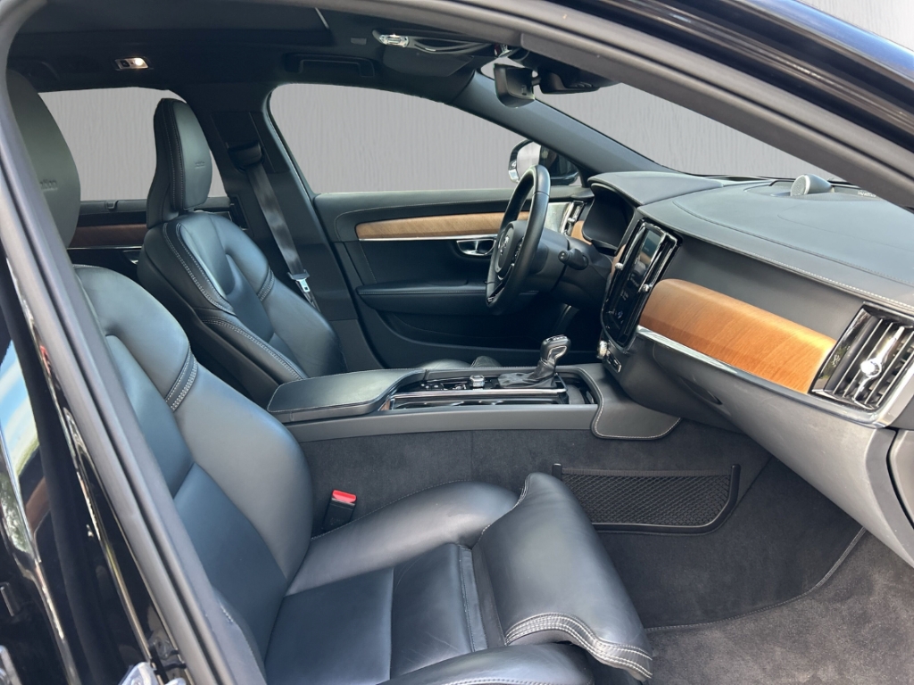 Fahrzeugabbildung Volvo V90 T5 Inscription HUD StandHZG Navi Leder Memory Soundsystem