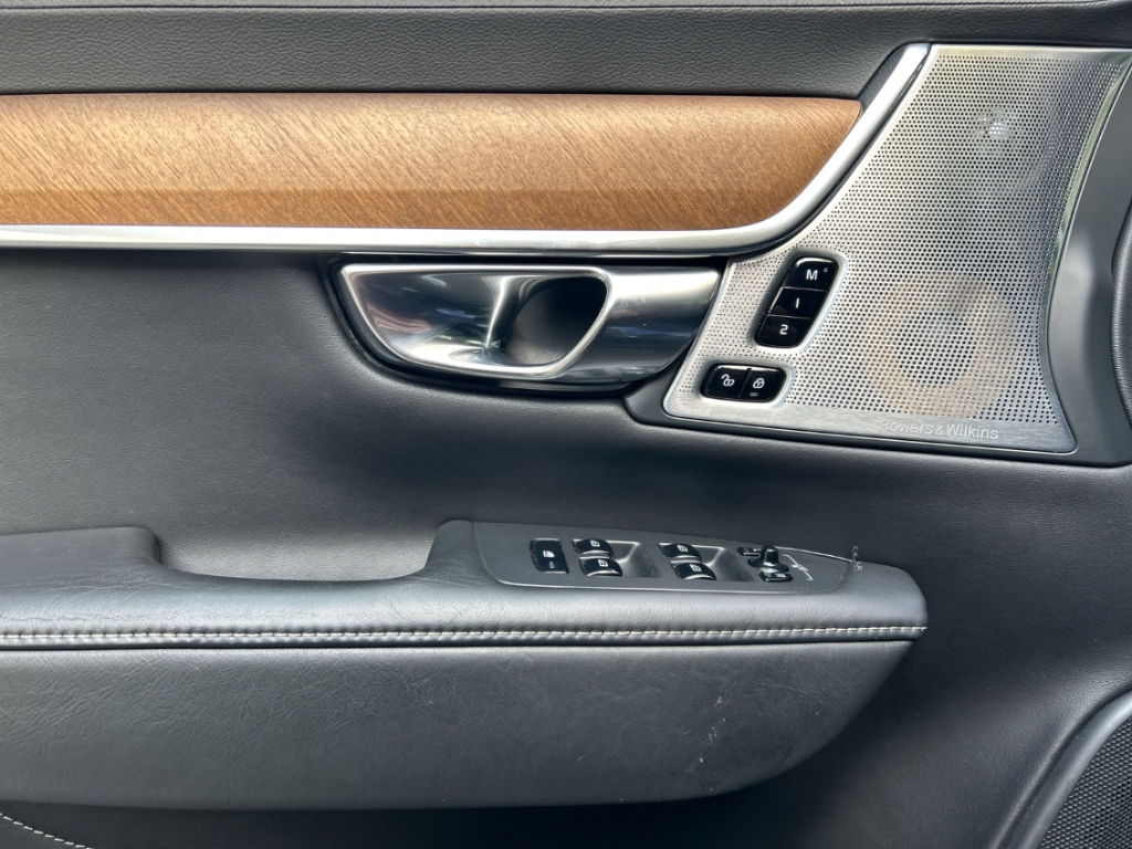 Fahrzeugabbildung Volvo V90 T5 Inscription HUD StandHZG Navi Leder Memory Soundsystem