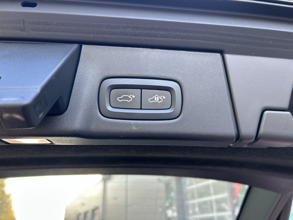 Fahrzeugabbildung Volvo V90 T5 Inscription HUD StandHZG Navi Leder Memory Soundsystem