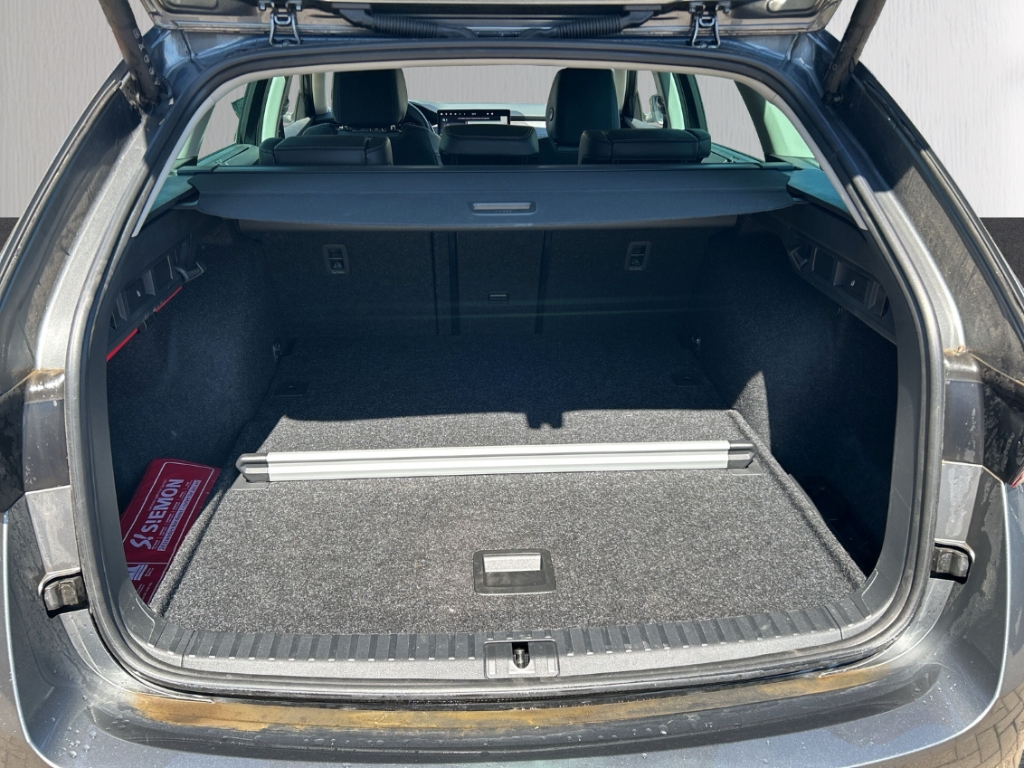 Fahrzeugabbildung SKODA Octavia 2.0 TDI Selection PDCv+h SHZ Temp LED Color