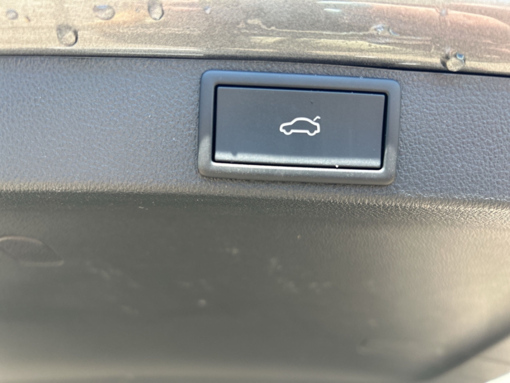 Fahrzeugabbildung SKODA Octavia 2.0 TDI Selection PDCv+h SHZ Temp LED Color