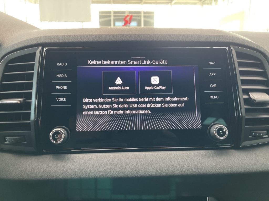 Fahrzeugabbildung SKODA Karoq 1.5 TSI DSG Sportline AHK Matrix beh. WSS