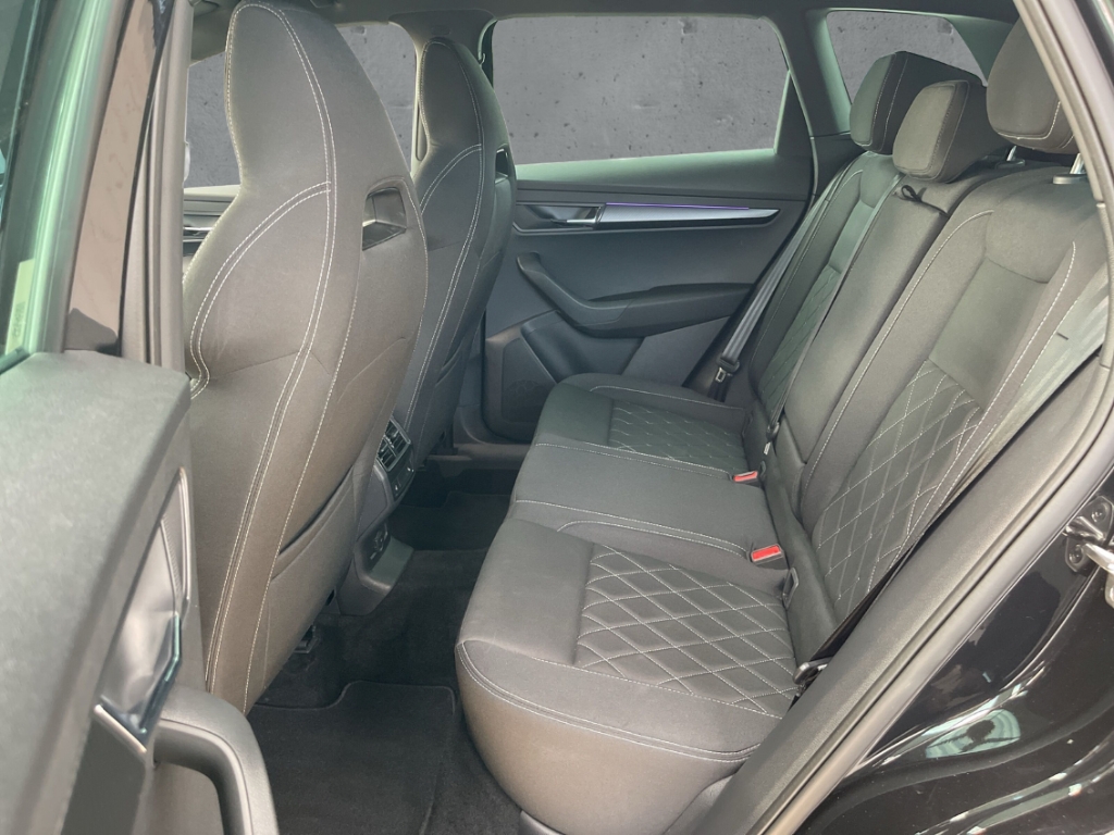 Fahrzeugabbildung SKODA Karoq 1.5 TSI DSG Sportline AHK Matrix beh. WSS