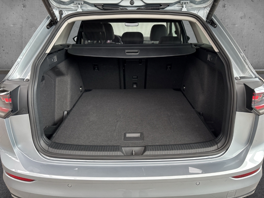 Fahrzeugabbildung Volkswagen Golf VIII Variant 2.0 TDI Goal HUD AHK