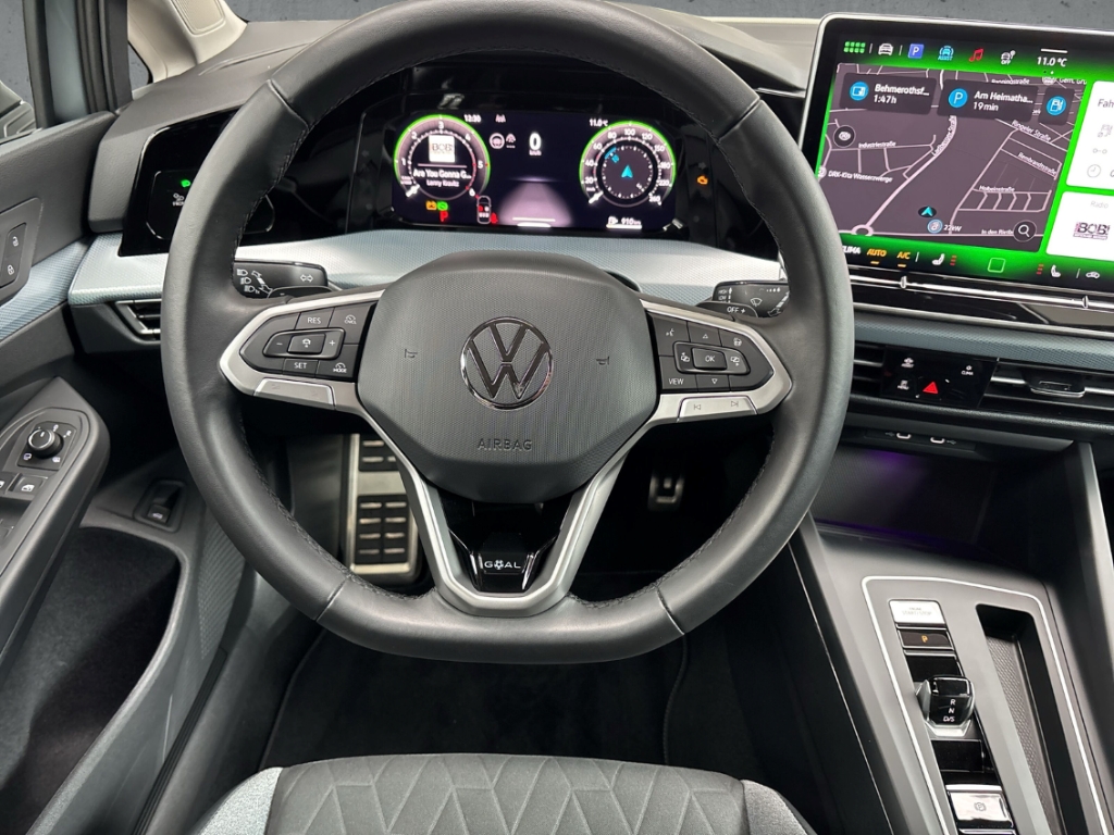 Fahrzeugabbildung Volkswagen Golf VIII Variant 2.0 TDI Goal HUD AHK