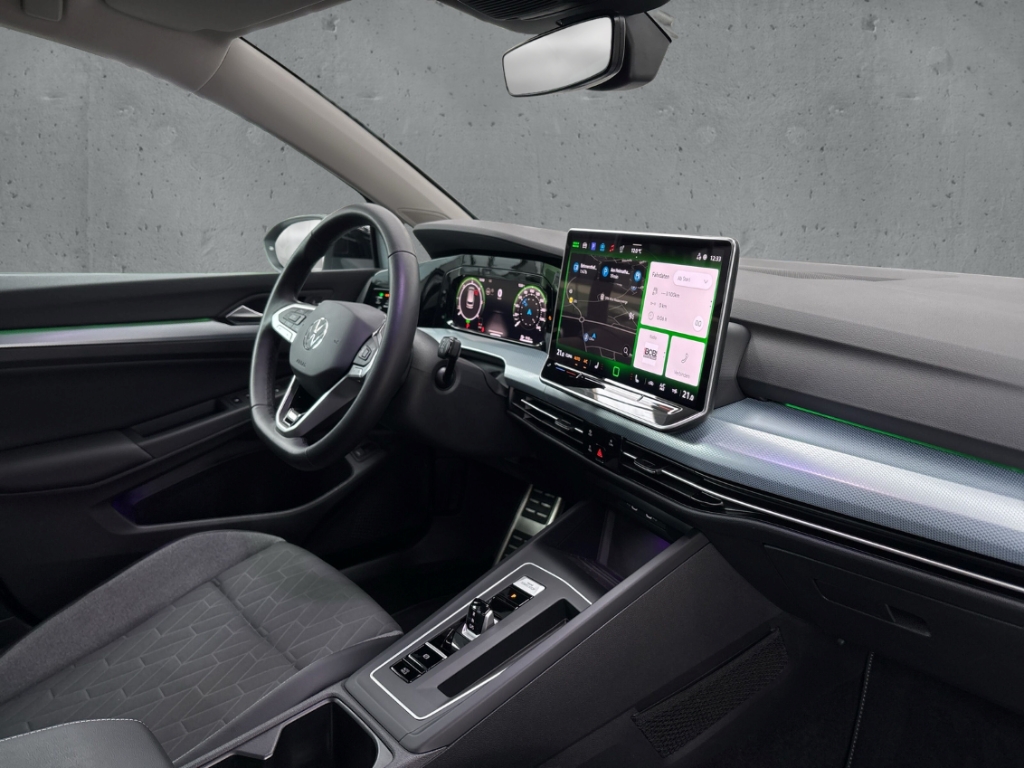 Fahrzeugabbildung Volkswagen Golf VIII Variant 2.0 TDI Goal HUD AHK