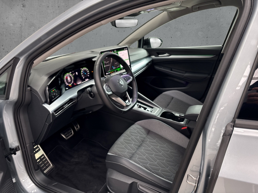 Fahrzeugabbildung Volkswagen Golf VIII Variant 2.0 TDI Goal HUD AHK