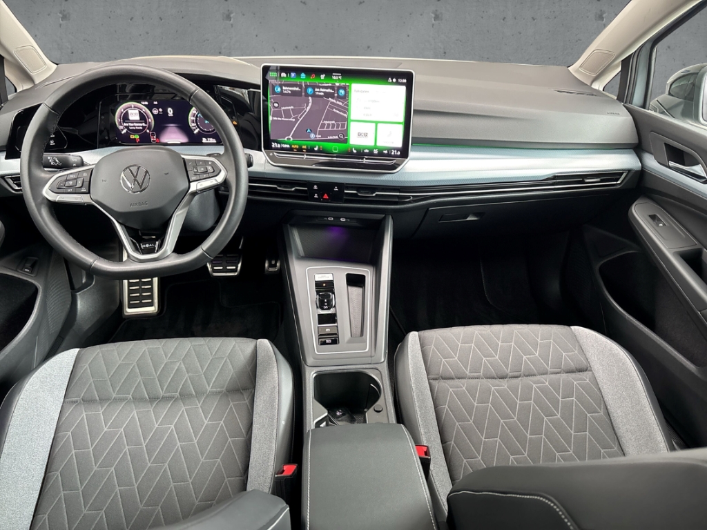 Fahrzeugabbildung Volkswagen Golf VIII Variant 2.0 TDI Goal HUD AHK
