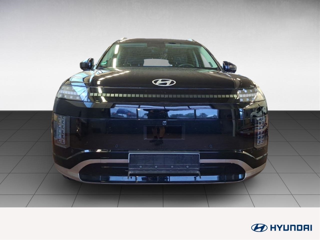 Fahrzeugabbildung Hyundai IONIQ 9 110 kWh 4WD Performance UNIQ Relax AHK 6-Sitze HUD Niveau El. Fondsitzverst.