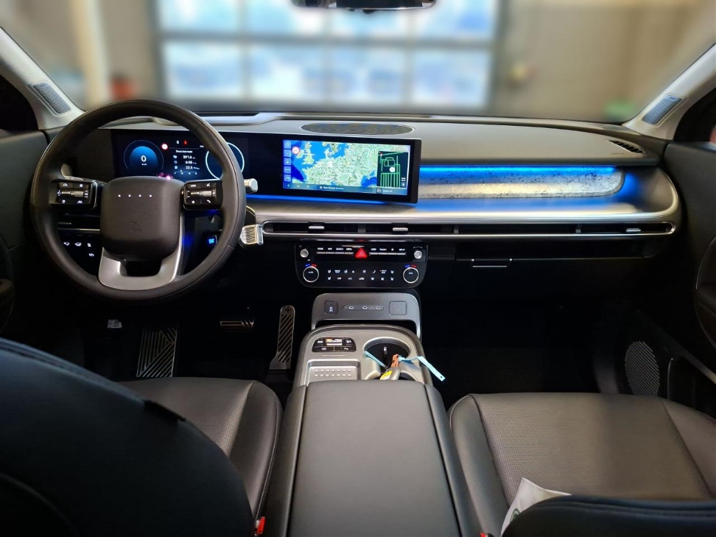Fahrzeugabbildung Hyundai IONIQ 9 110 kWh 4WD Performance UNIQ Relax AHK 6-Sitze HUD Niveau El. Fondsitzverst.