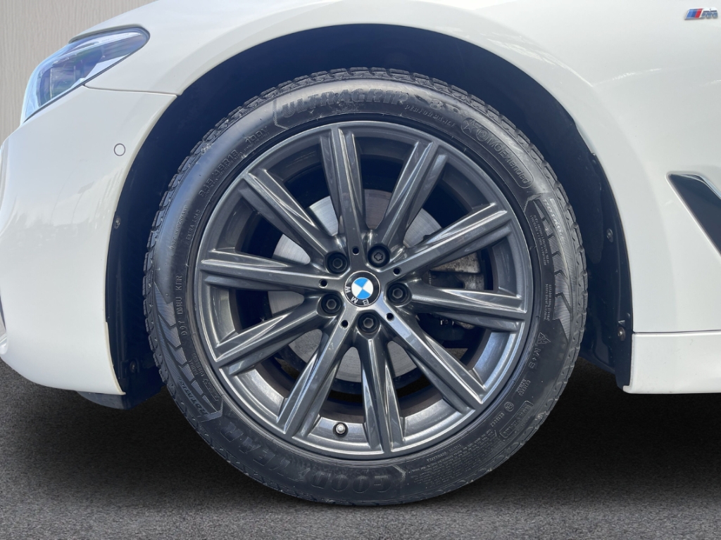 Fahrzeugabbildung BMW 520 d touring M Sport AHK LED LEDER Sitzlüftung