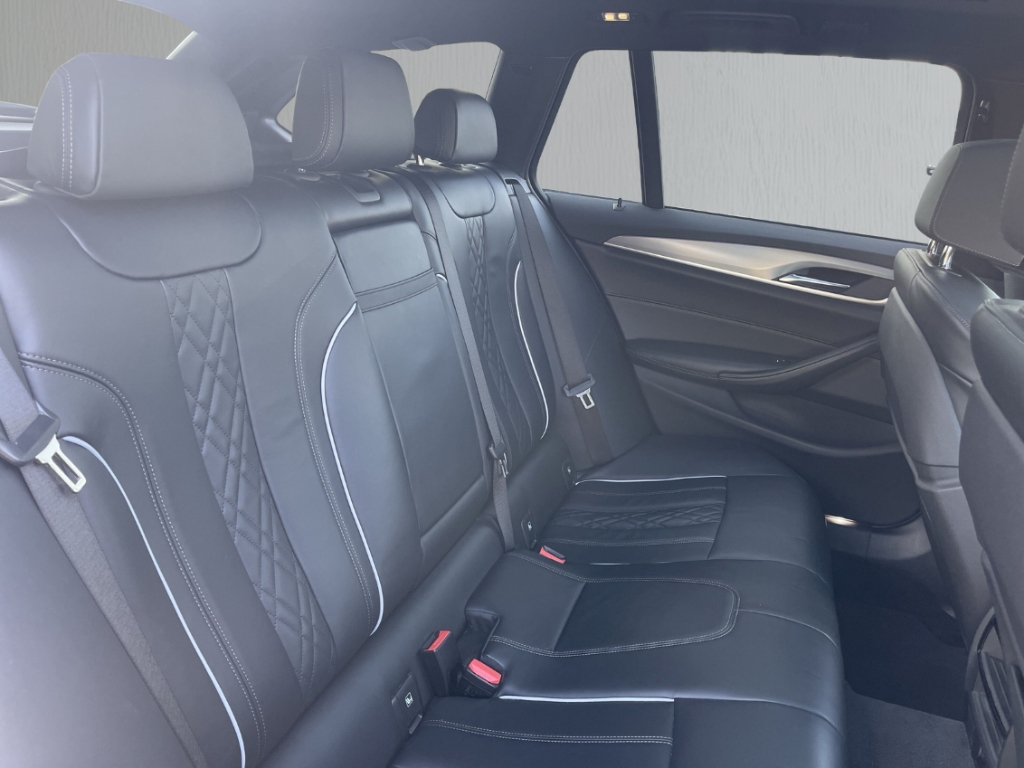 Fahrzeugabbildung BMW 520 d touring M Sport AHK LED LEDER Sitzlüftung