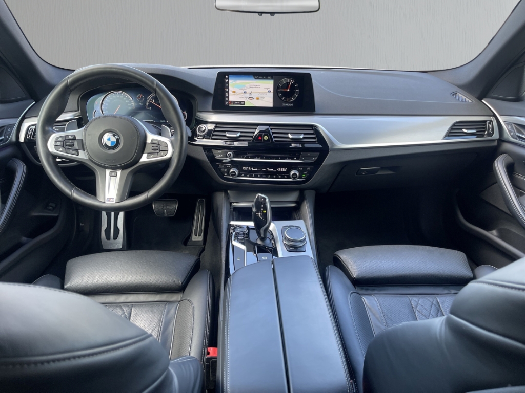 Fahrzeugabbildung BMW 520 d touring M Sport AHK LED LEDER Sitzlüftung