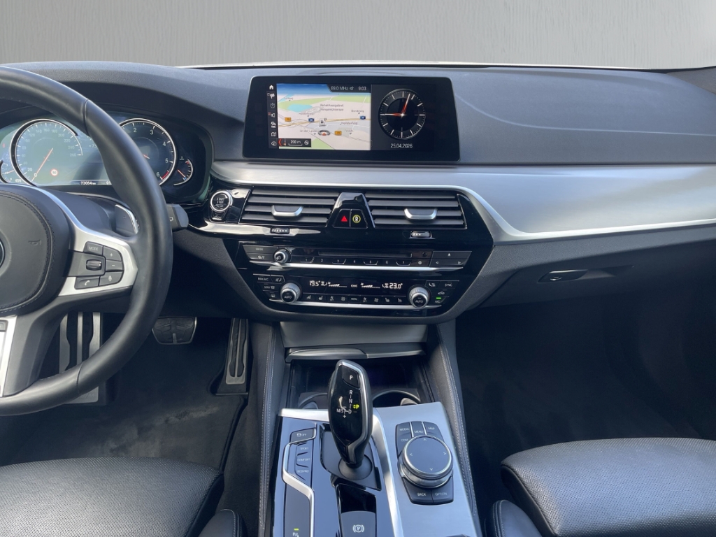 Fahrzeugabbildung BMW 520 d touring M Sport AHK LED LEDER Sitzlüftung
