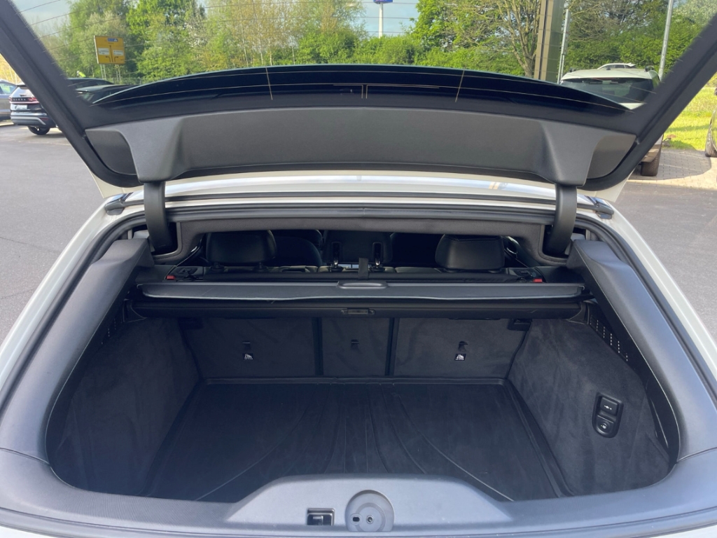Fahrzeugabbildung BMW 520 d touring M Sport AHK LED LEDER Sitzlüftung