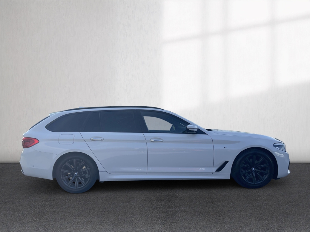 Fahrzeugabbildung BMW 520 d touring M Sport AHK LED LEDER Sitzlüftung