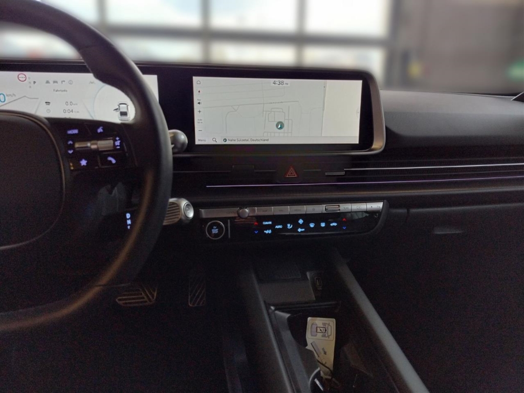 Fahrzeugabbildung Hyundai IONIQ 6 77,4kWh 4WD UNIQ Digi-Spiegel 20LM Schiebedach HUD Navi Digitales Cockpit Memory Sitze